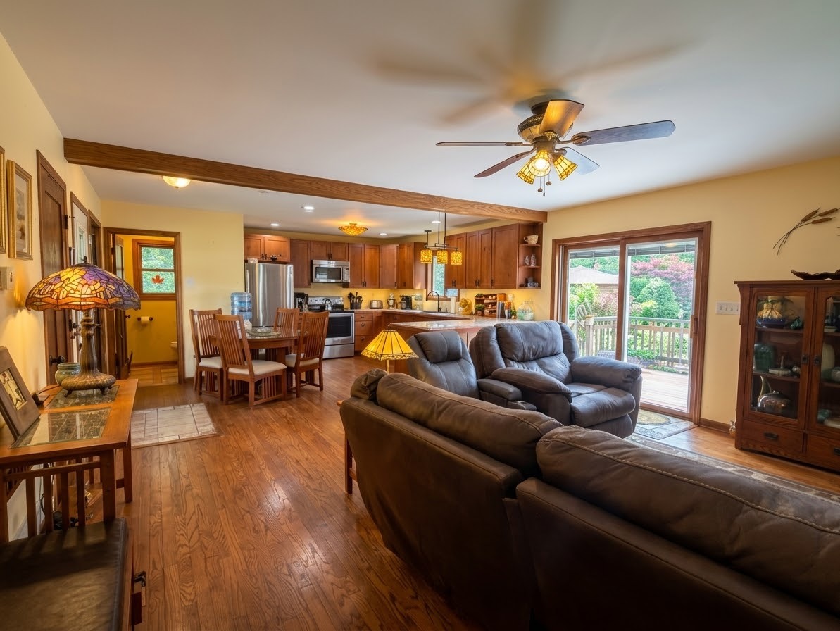 3108 Park Drive Property Photo 9