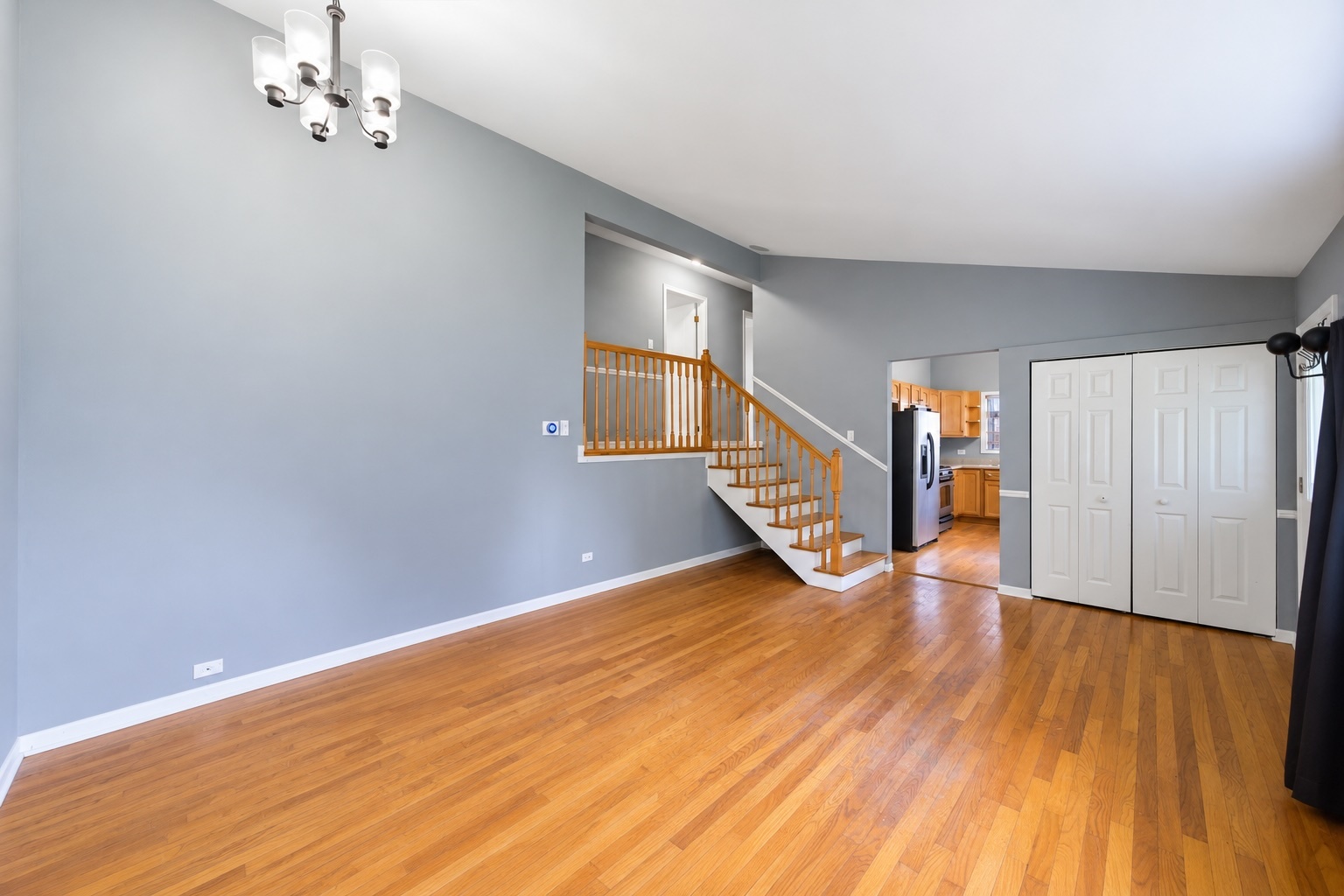 132 E Montana Avenue Property Photo 4