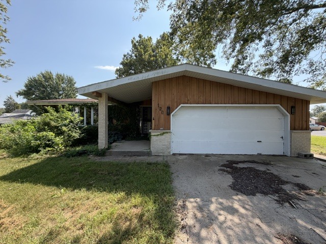 120 W Pacific Street Property Photo 1