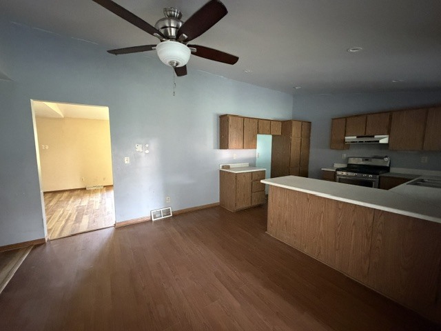 120 W Pacific Street Property Photo 3