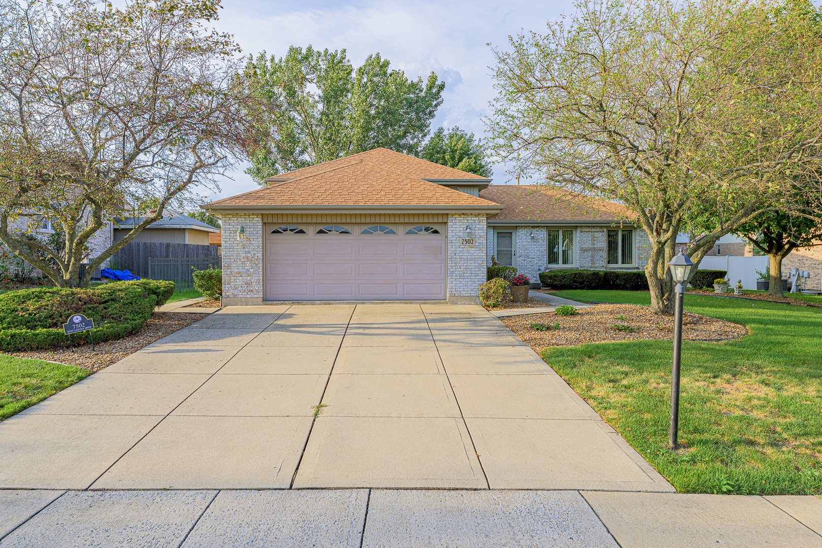 7502 W Lakeside Drive