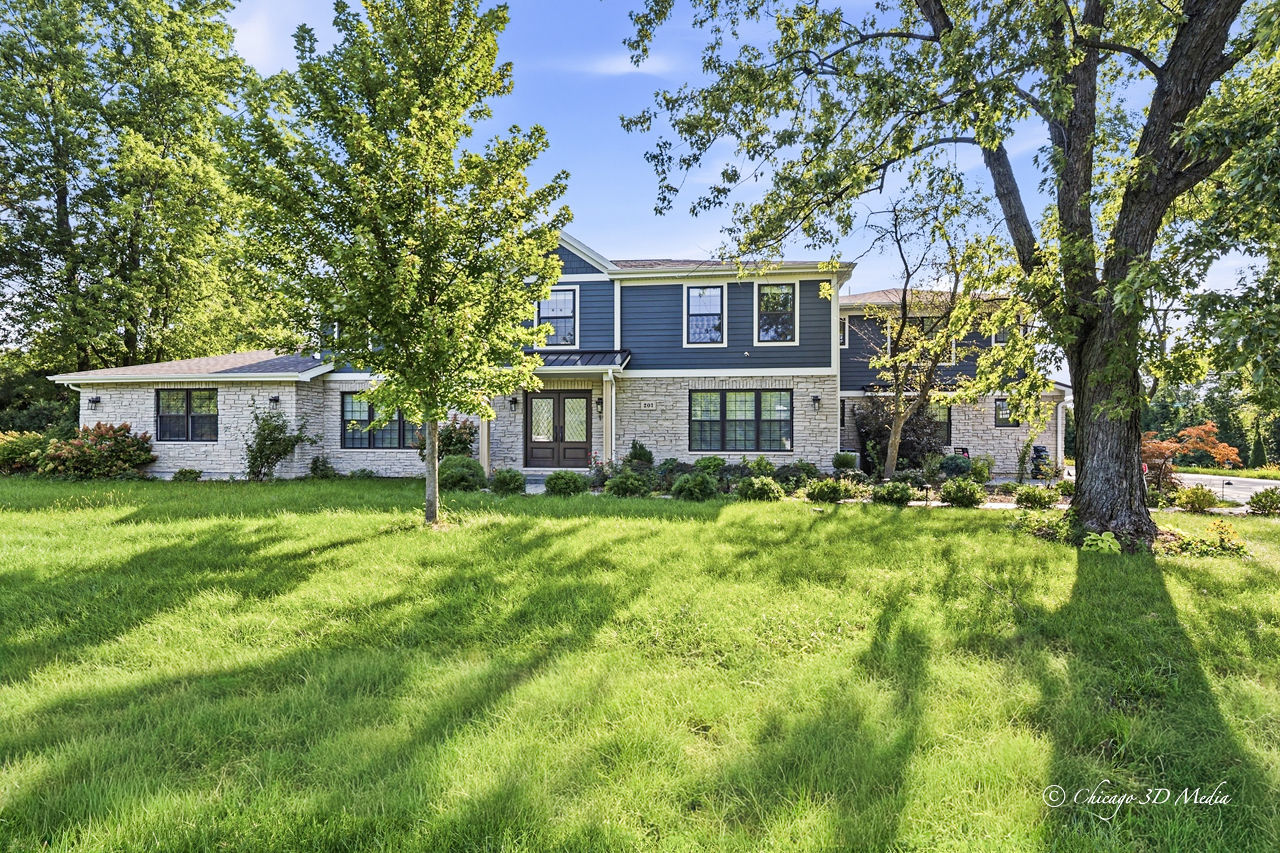 201 Rue Touraine Property Photo 3
