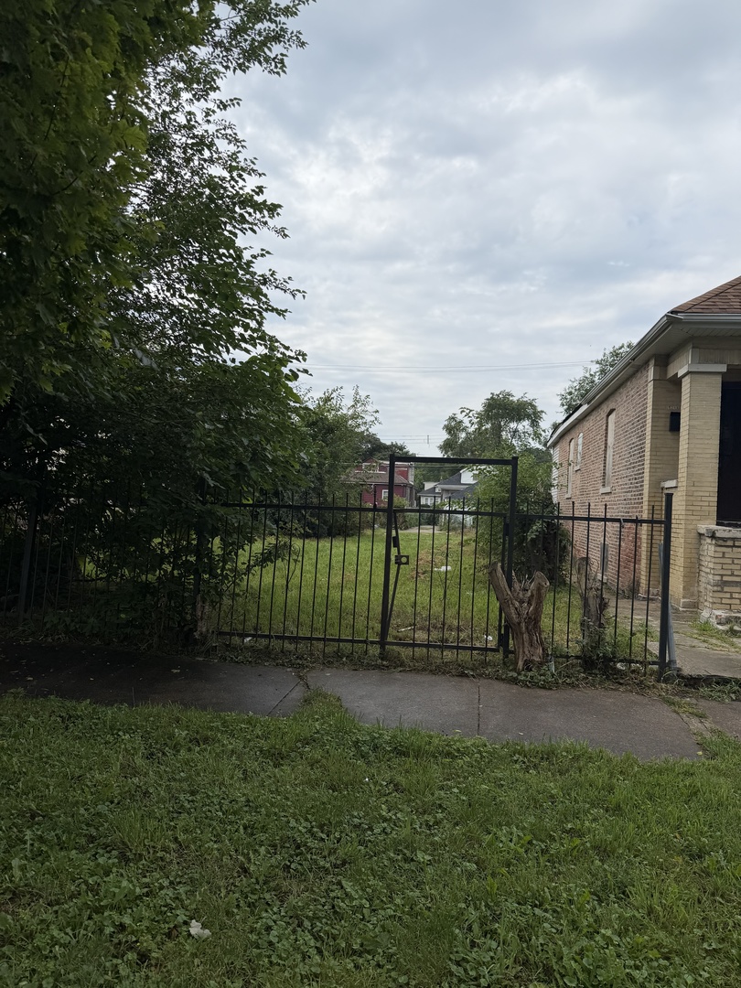 9216 S Harper Avenue Property Photo 1