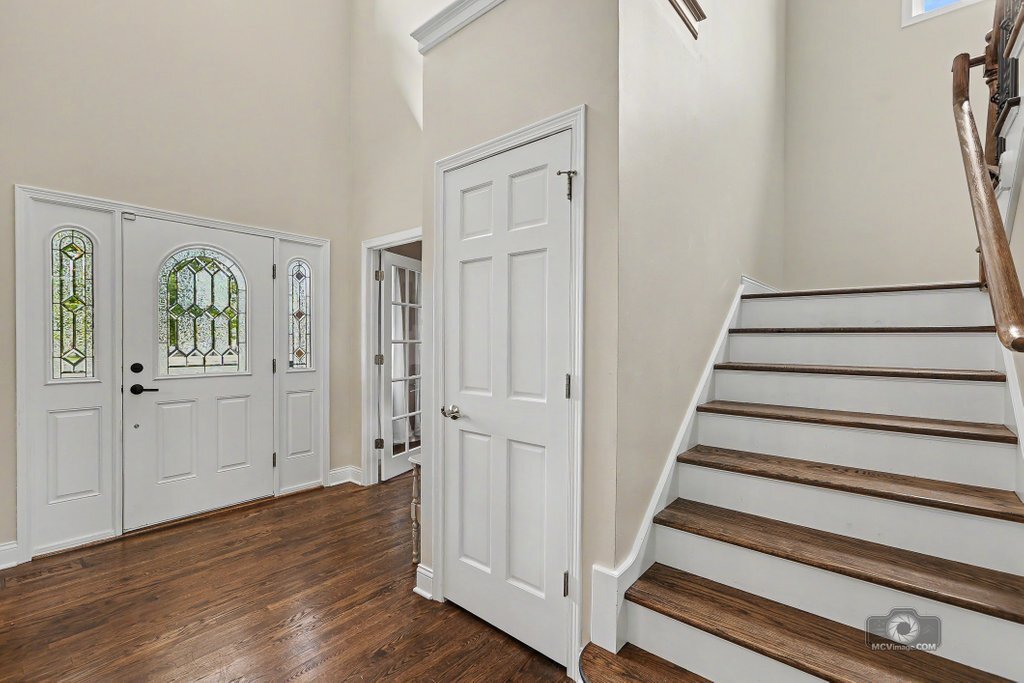 11818 Grove Court Property Photo 6