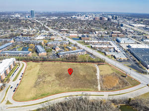 1s625 Oakbrook Lake Property Photo 1