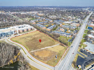 1s625 Oakbrook Lake Property Photo 2