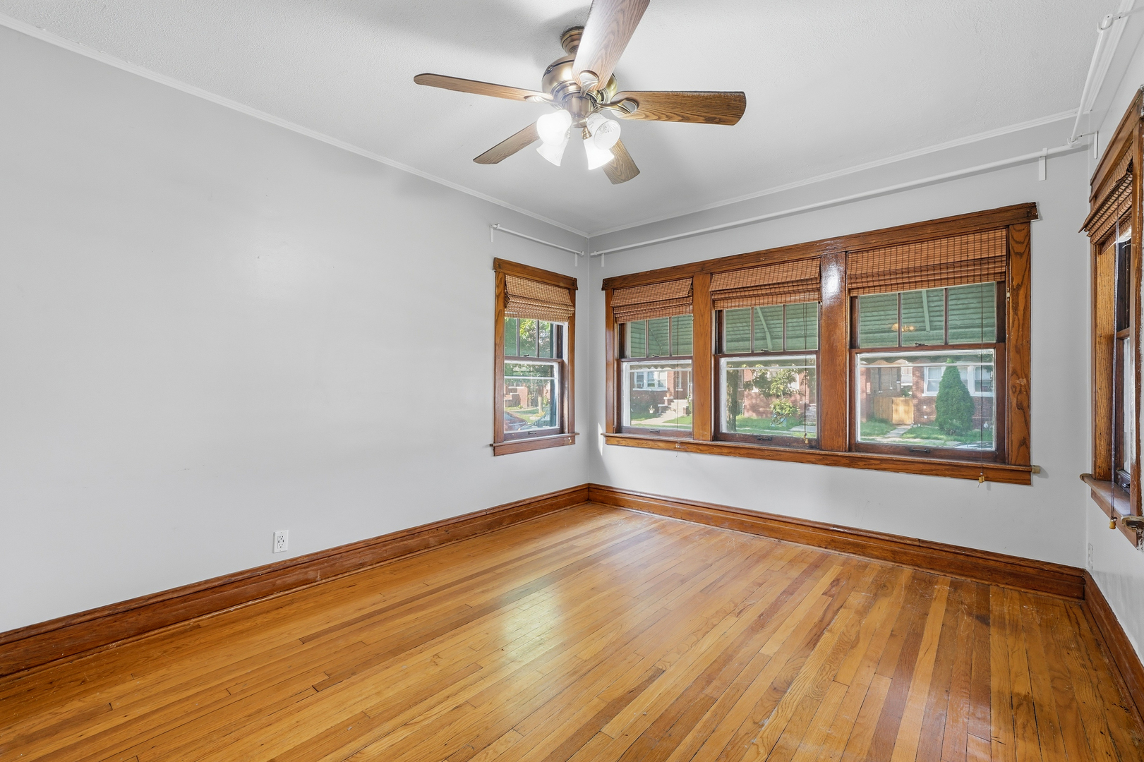 1809 S 47th Court Property Photo 3
