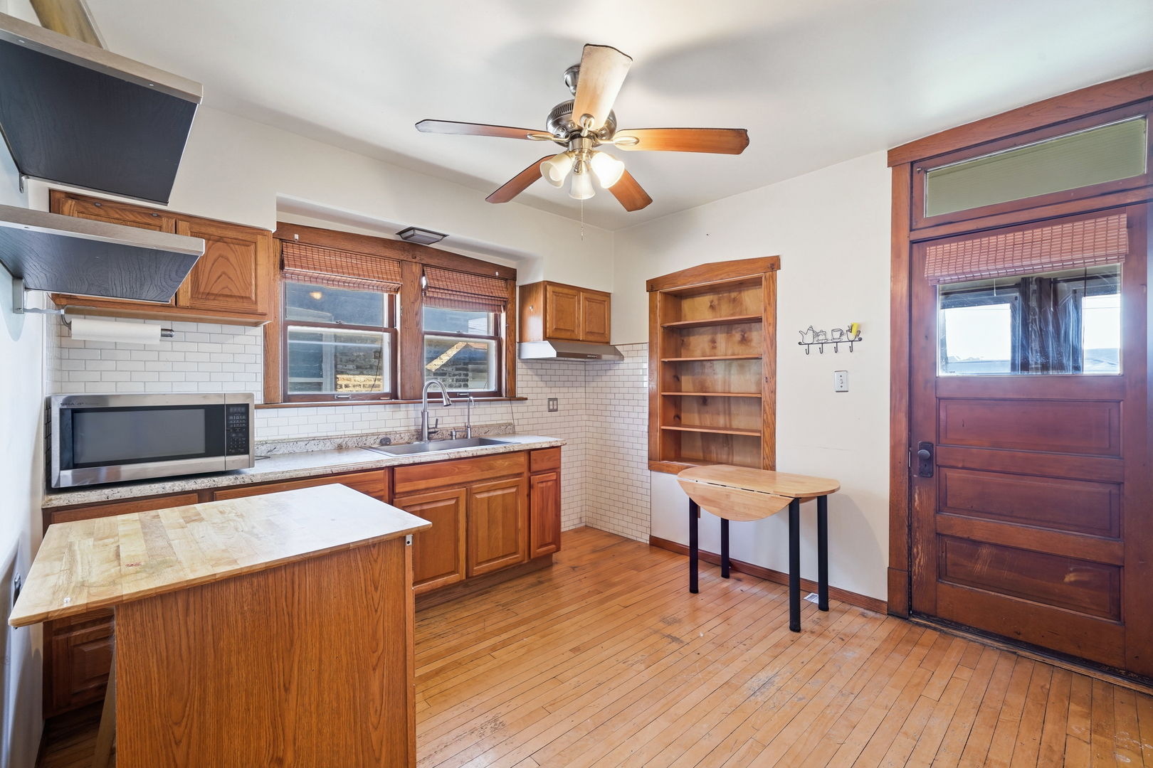 1809 S 47th Court Property Photo 4