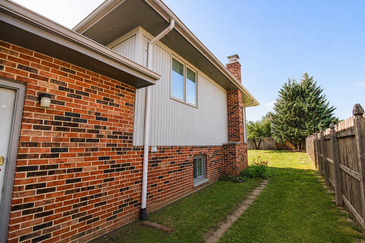 2212 Susanna Way Property Photo 25