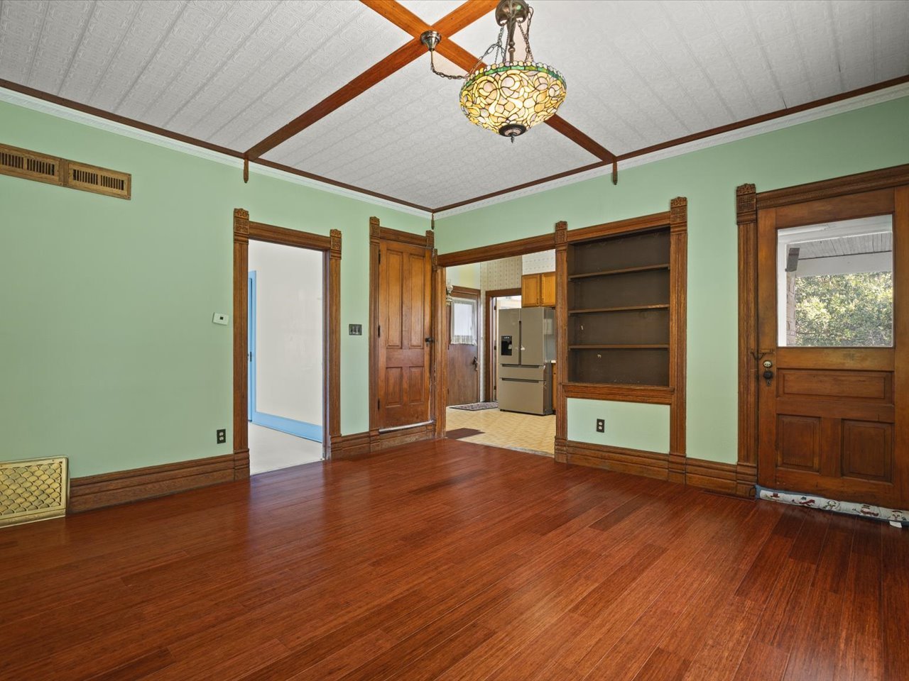 1112 W Saint James Road Property Photo 13
