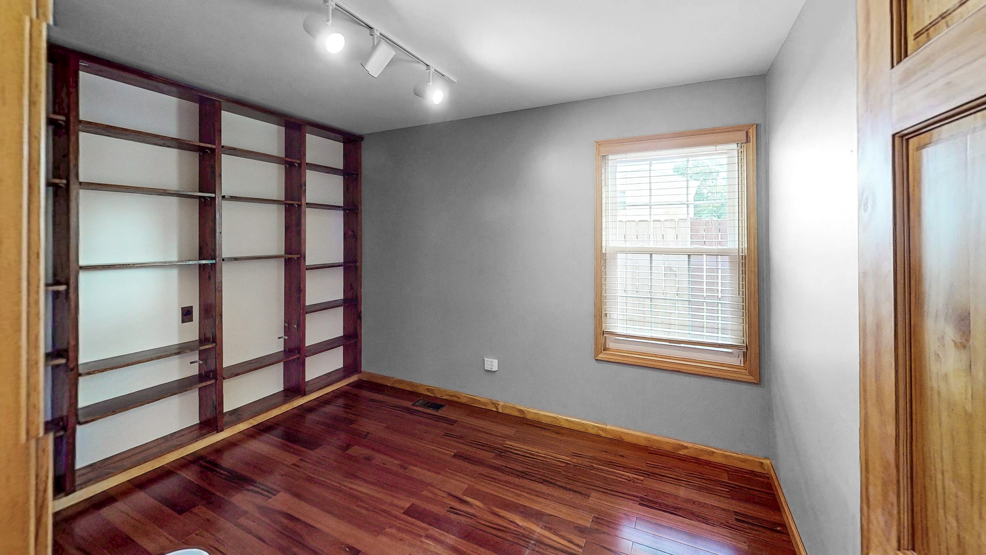 1460 Walden Circle Property Photo 19