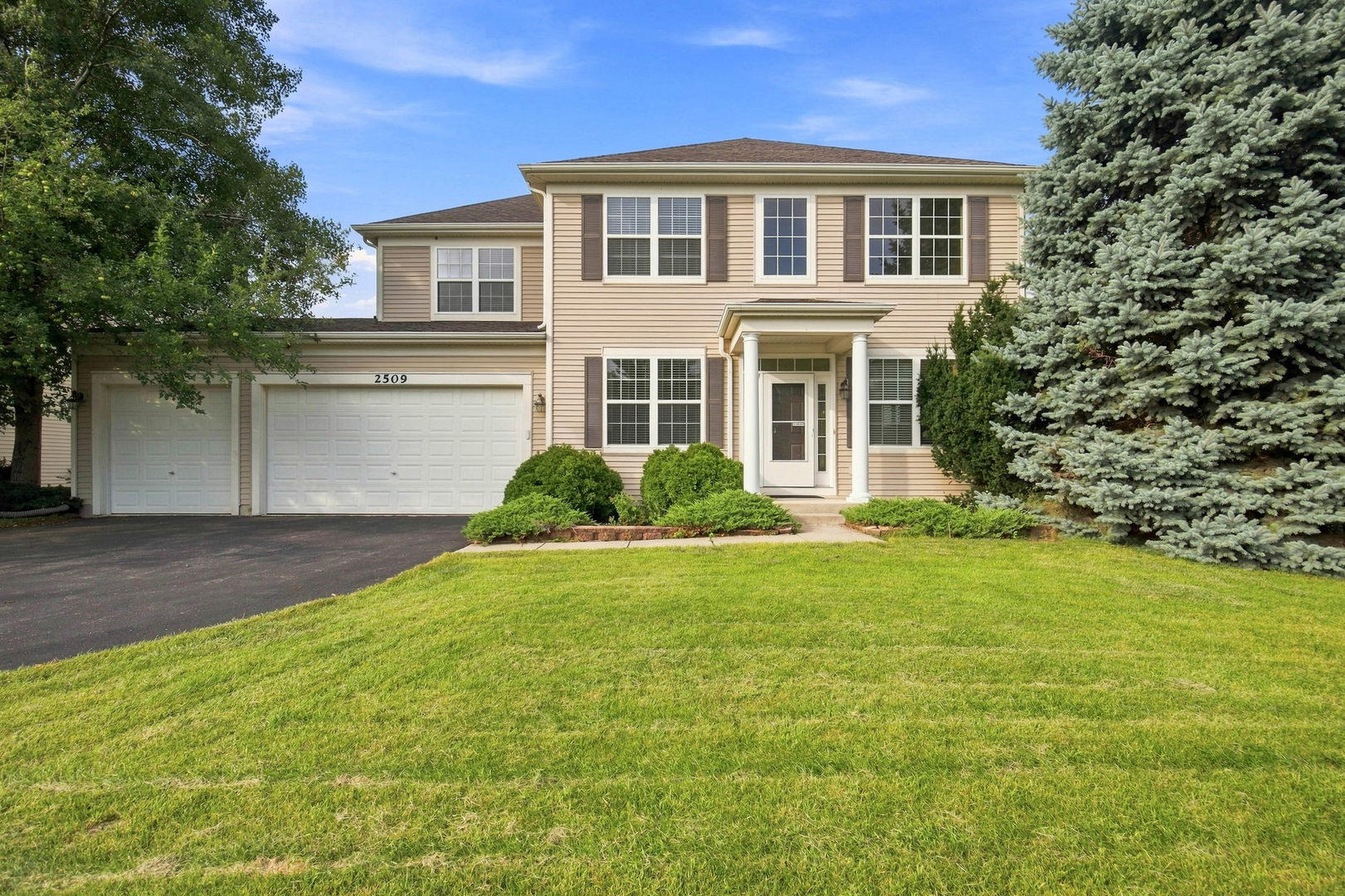 2509 Bluewater Drive Property Photo 1