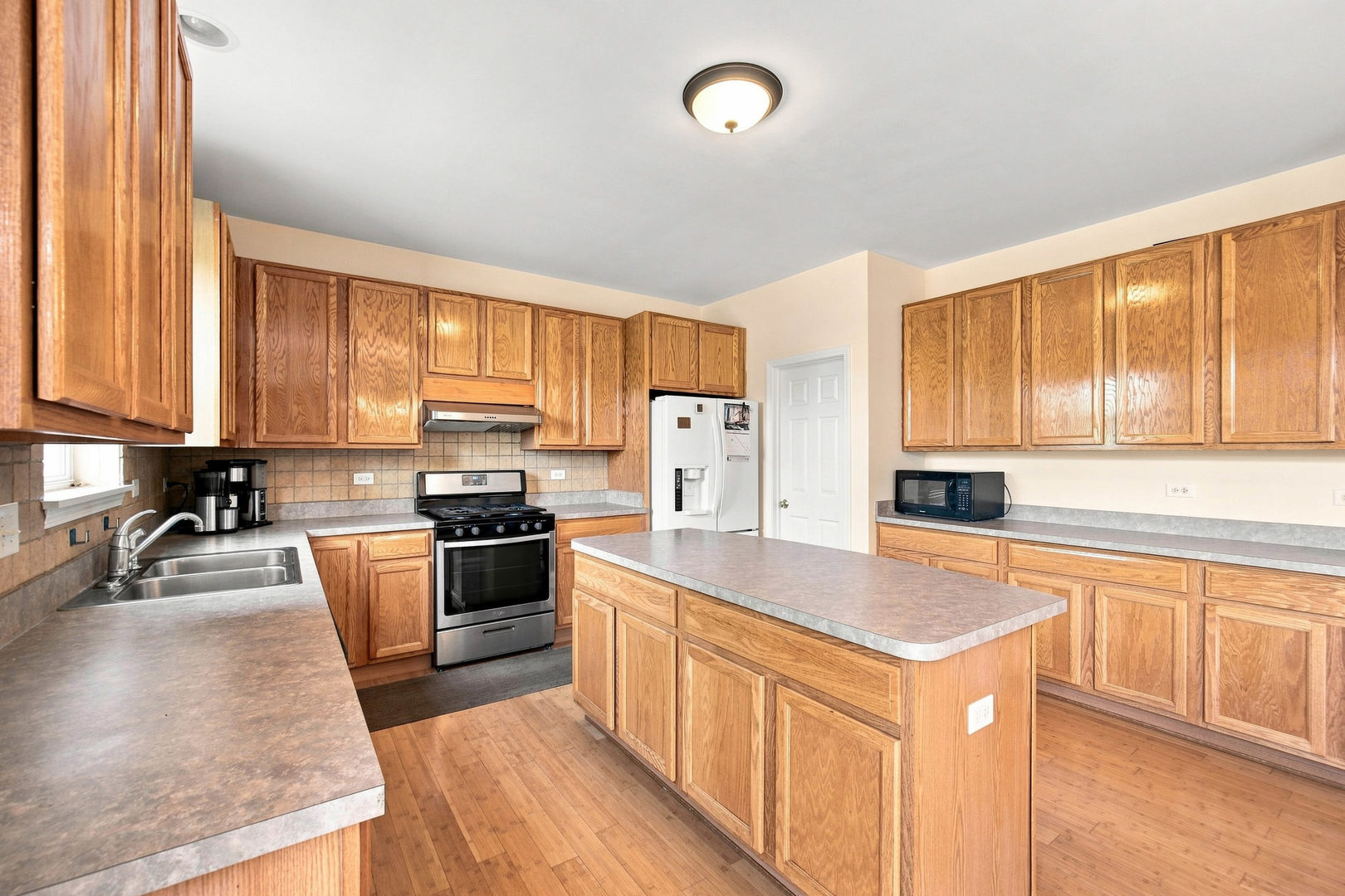 2509 Bluewater Drive Property Photo 10