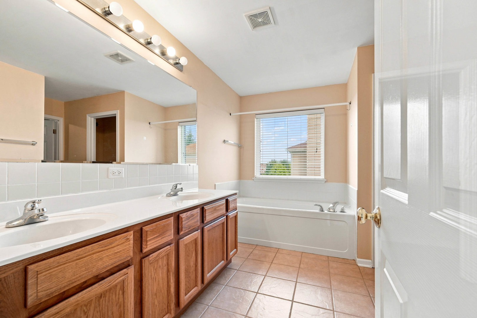 2509 Bluewater Drive Property Photo 24