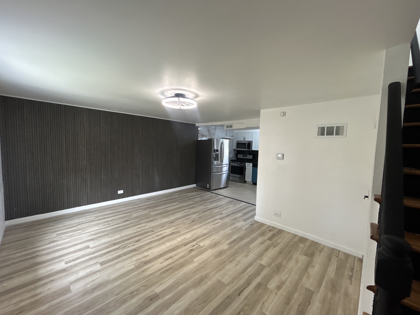 9513 S Merrion Avenue Property Photo 5