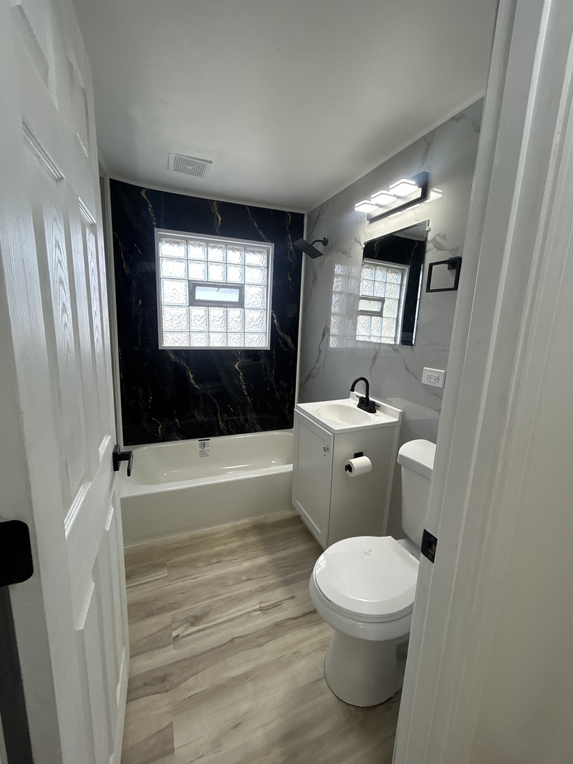 9513 S Merrion Avenue Property Photo 8