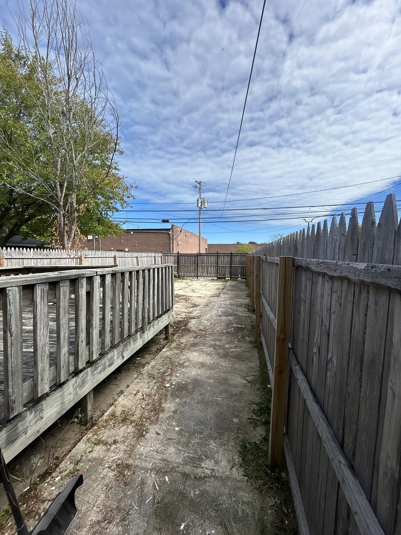 9513 S Merrion Avenue Property Photo 12