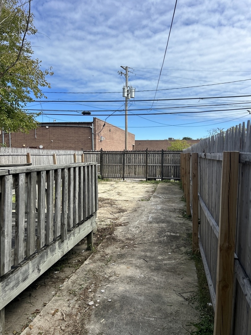 9513 S Merrion Avenue Property Photo 13