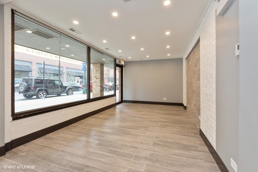 1143 N Wells Street Property Photo 8