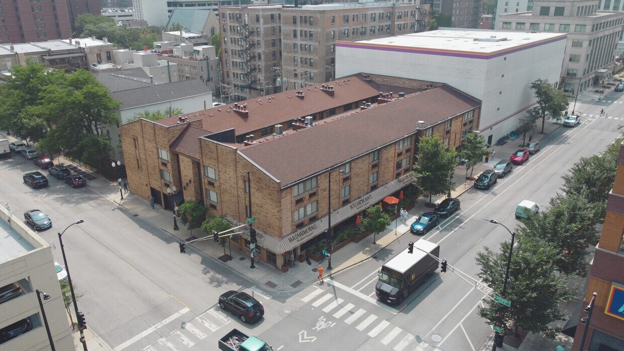 1143 N Wells Street Property Photo 21