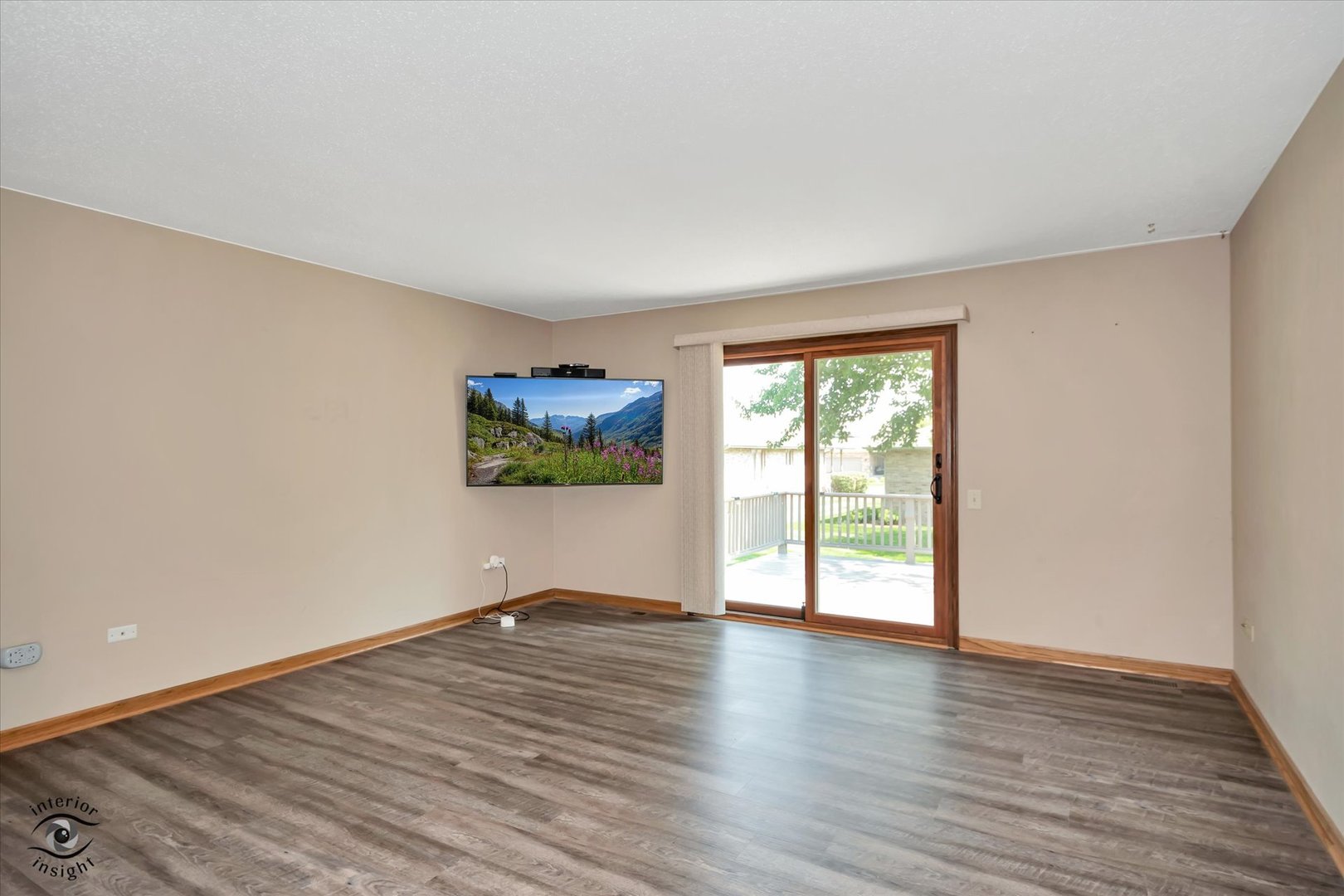 826 Deerpath Lane Property Photo 10