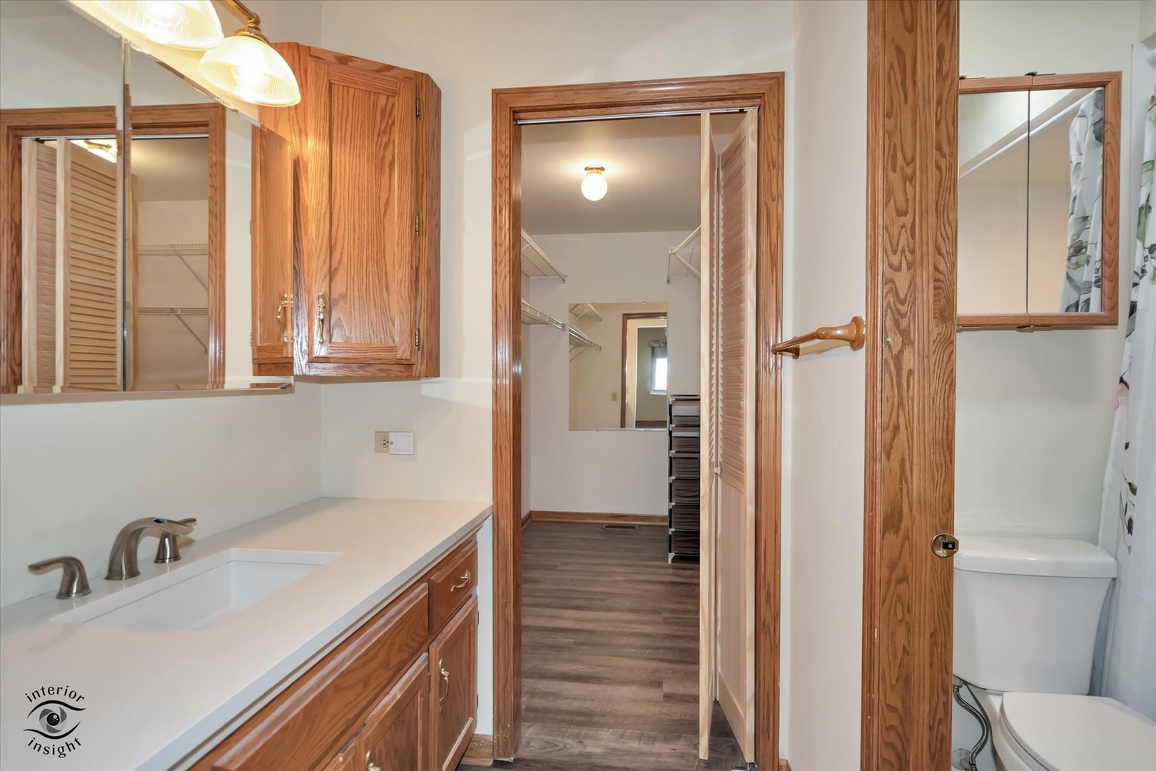 826 Deerpath Lane Property Photo 14