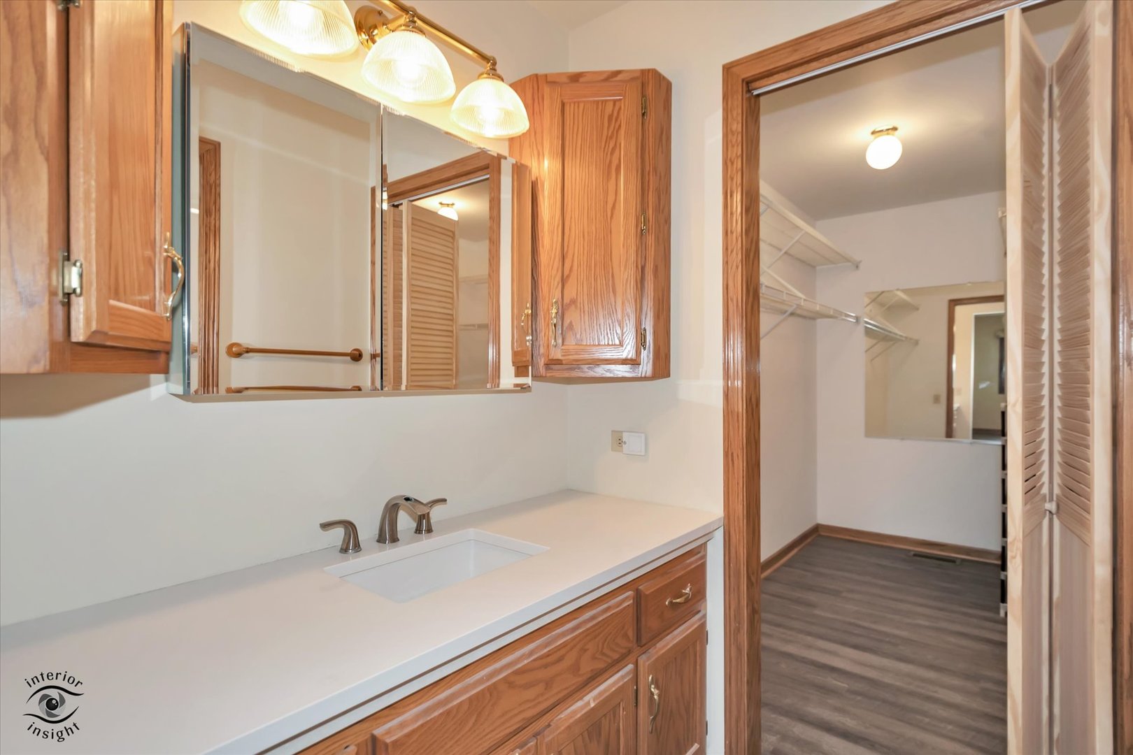 826 Deerpath Lane Property Photo 15