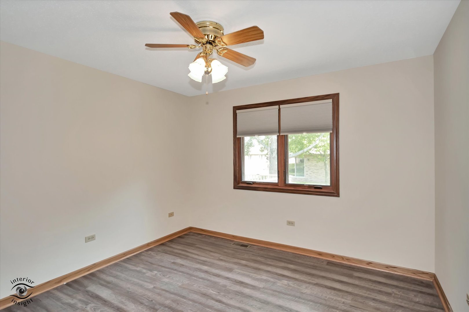 826 Deerpath Lane Property Photo 18
