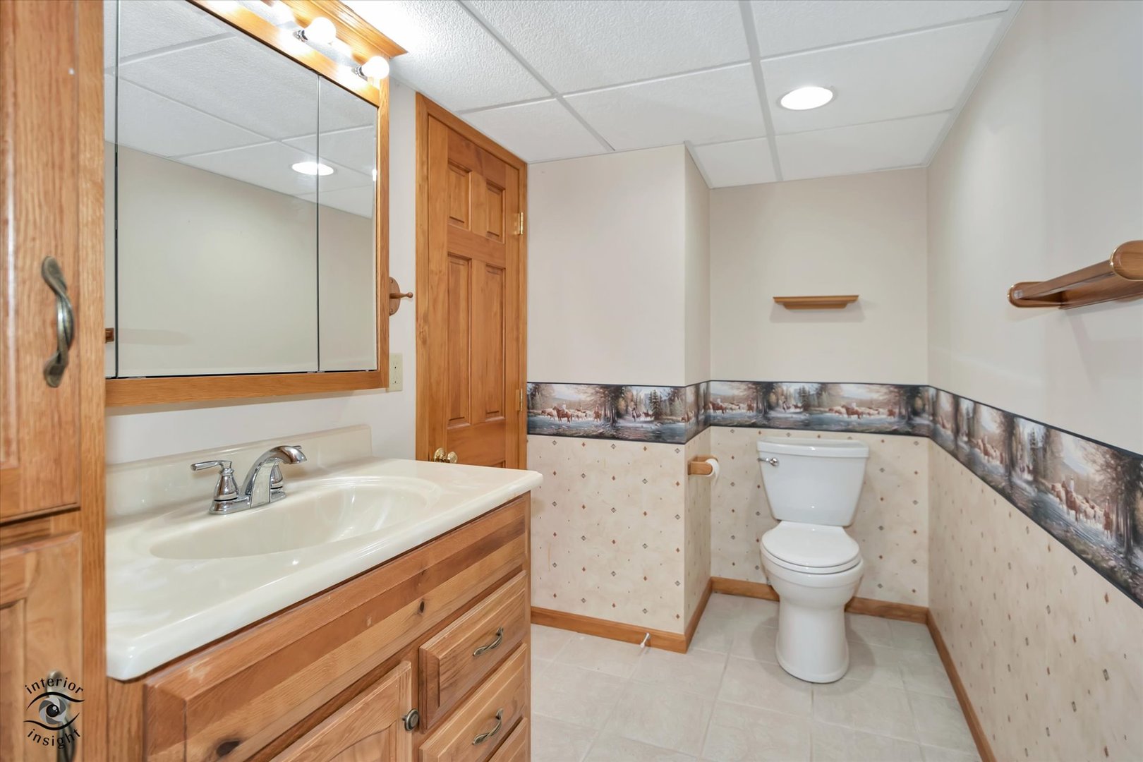 826 Deerpath Lane Property Photo 24