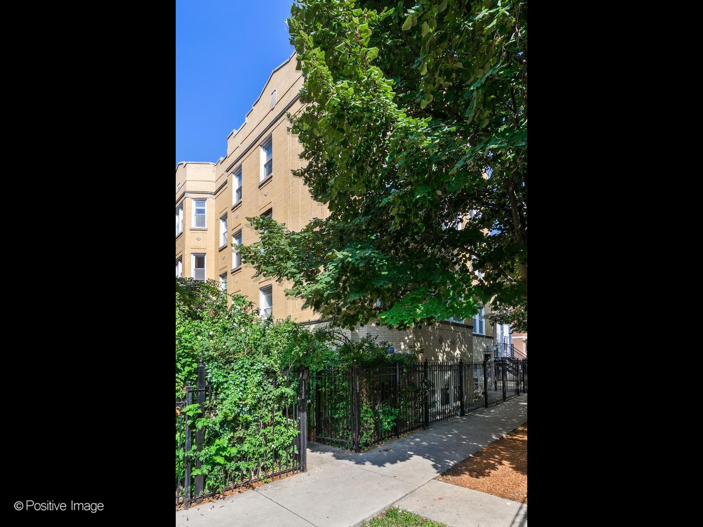 1430 N Maplewood Avenue 201 Property Photo 1