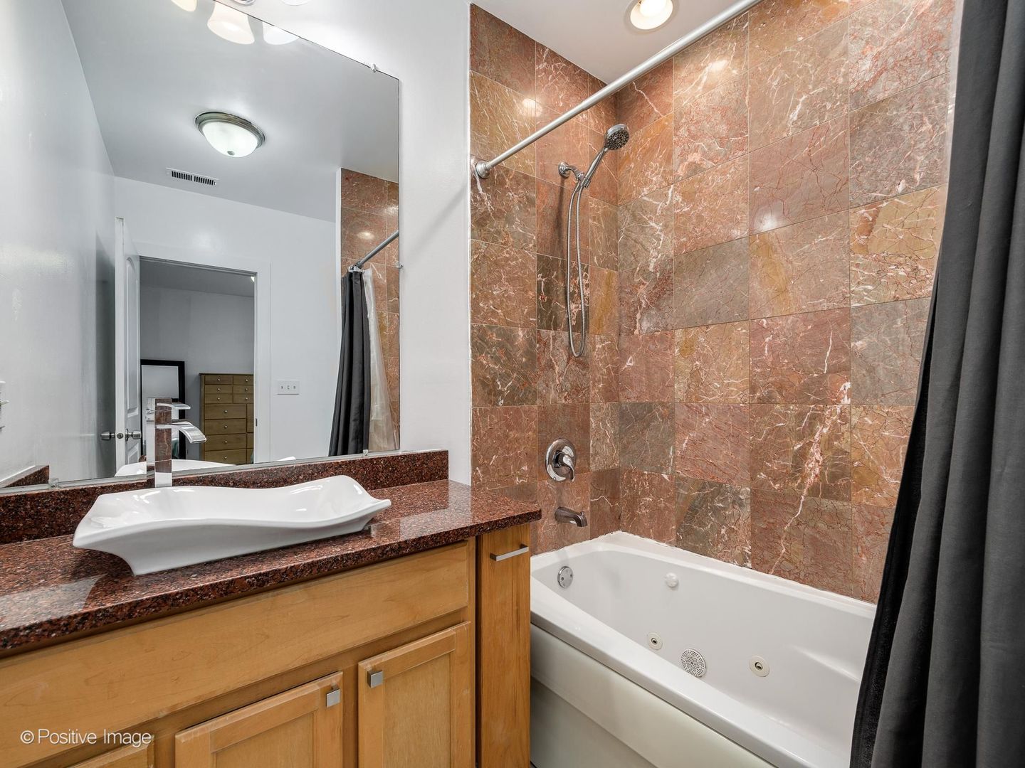 1430 N Maplewood Avenue 201 Property Photo 14