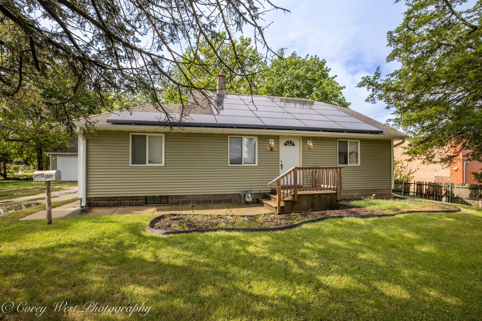 1321 Oakwood Avenue Property Photo 1