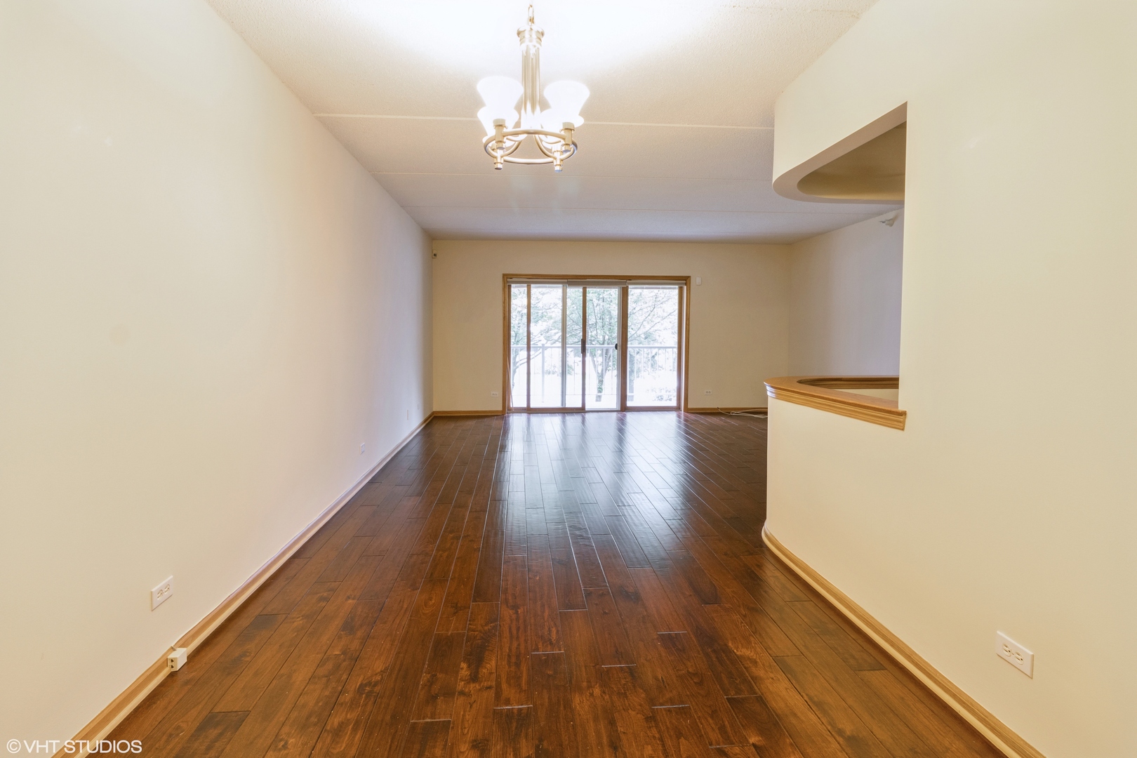 400 S Northwest Highway 210 Property Photo 4