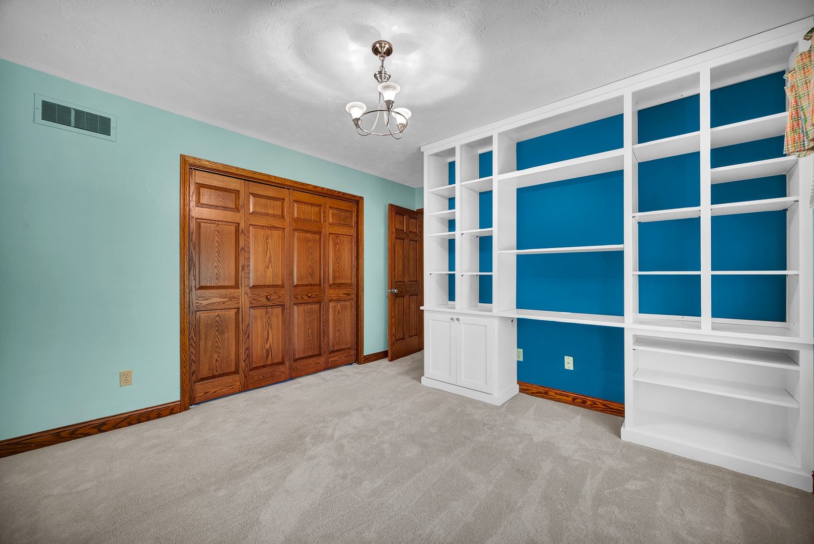 9 Chiswick Circle Property Photo 29