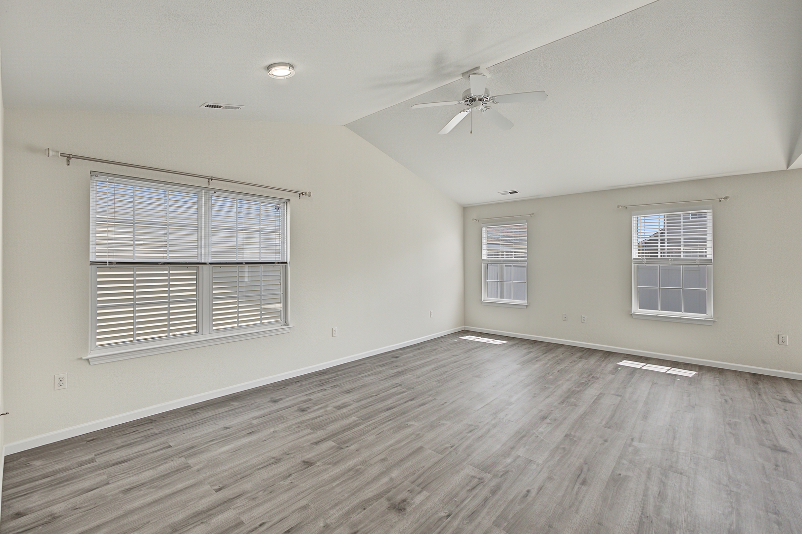 711 Lauterbur Lane Property Photo 10