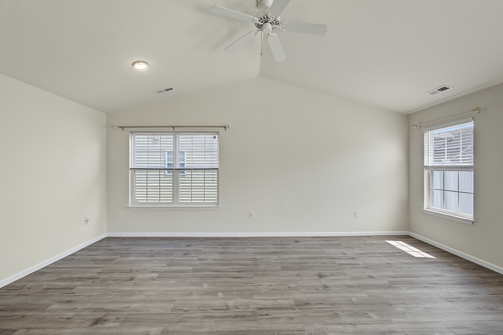711 Lauterbur Lane Property Photo 11