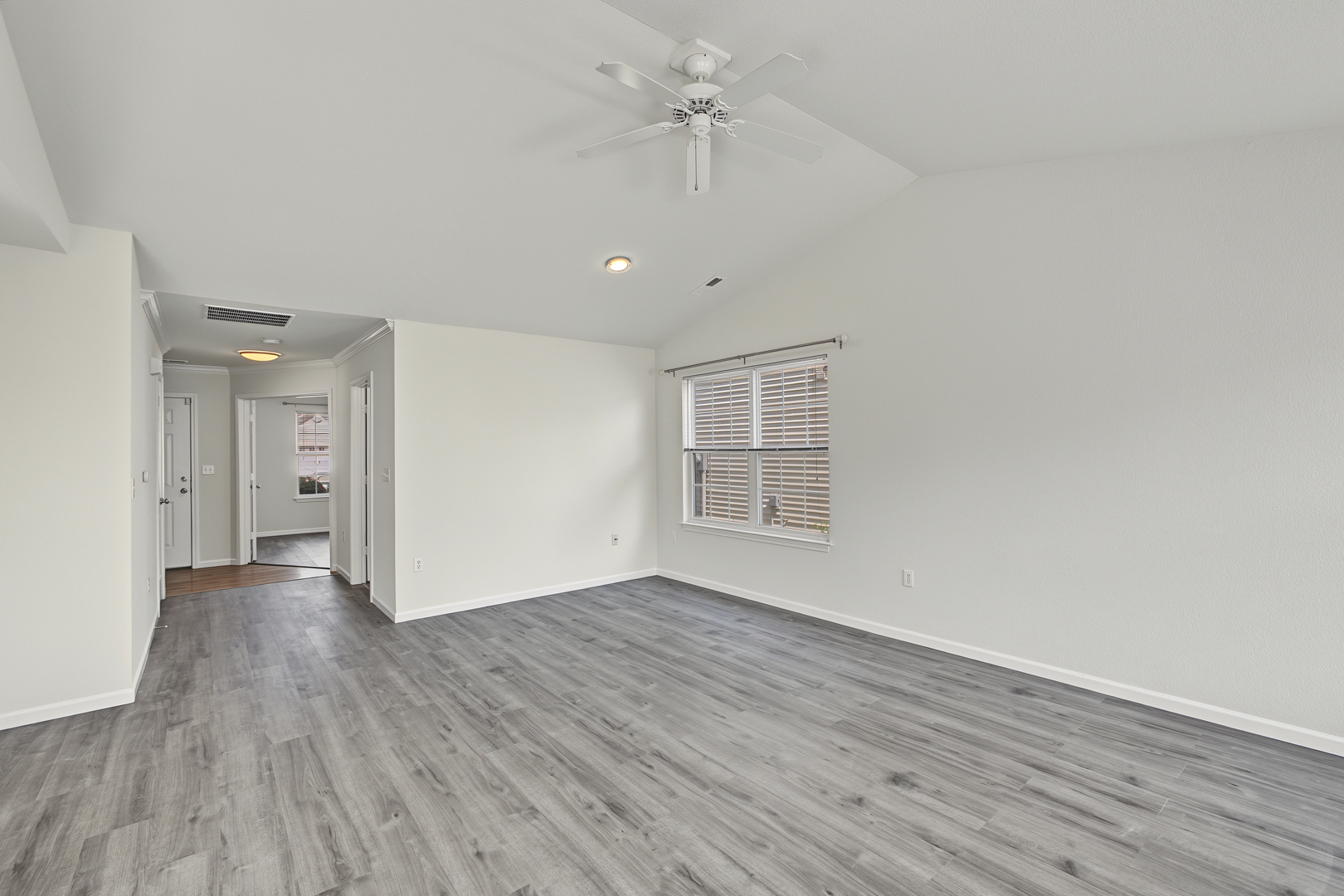 711 Lauterbur Lane Property Photo 12