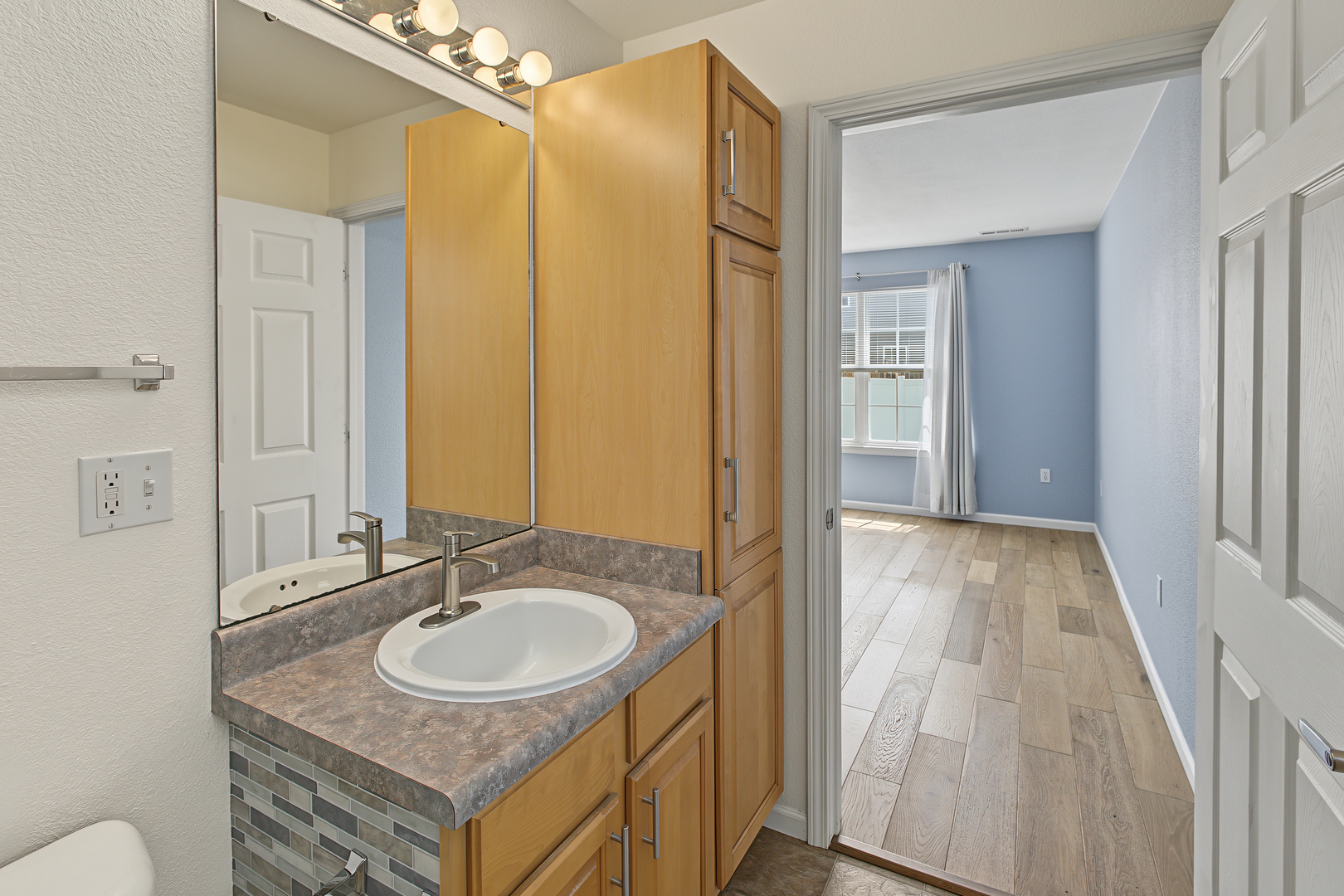 711 Lauterbur Lane Property Photo 26