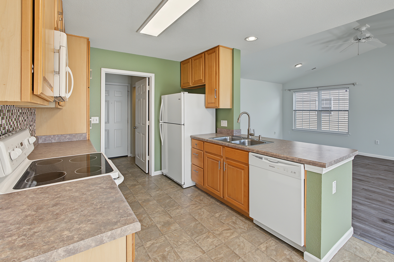 711 Lauterbur Lane Property Photo 28