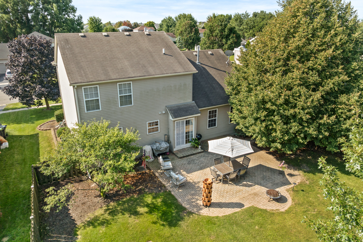 181 W Prairiefield Avenue Property Photo 4