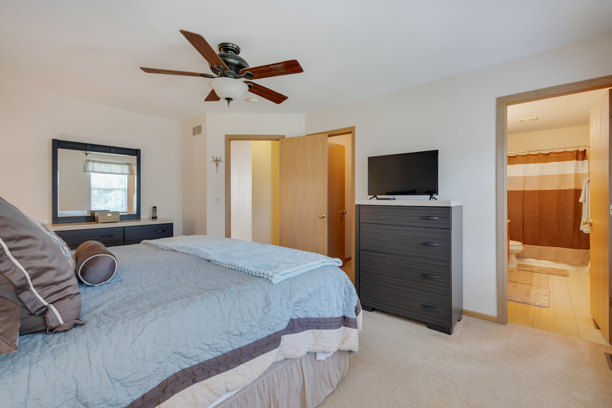 181 W Prairiefield Avenue Property Photo 22