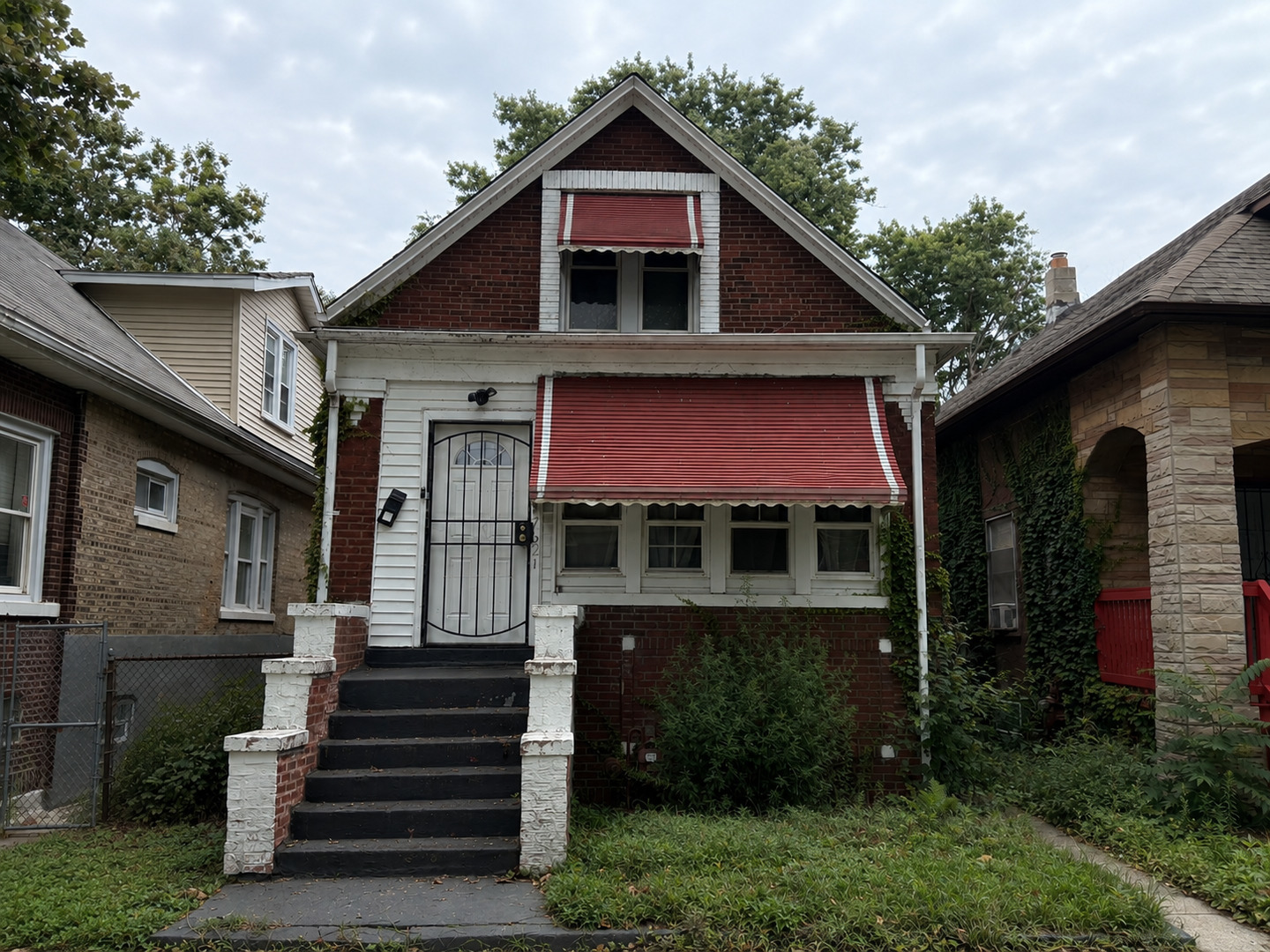 7621 S Eberhart Avenue Property Photo 1
