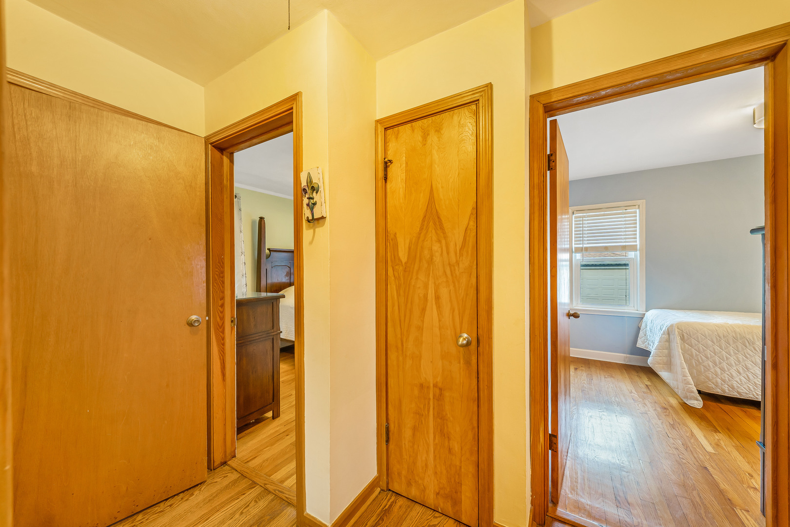 6739 S Kedvale Avenue Property Photo 10