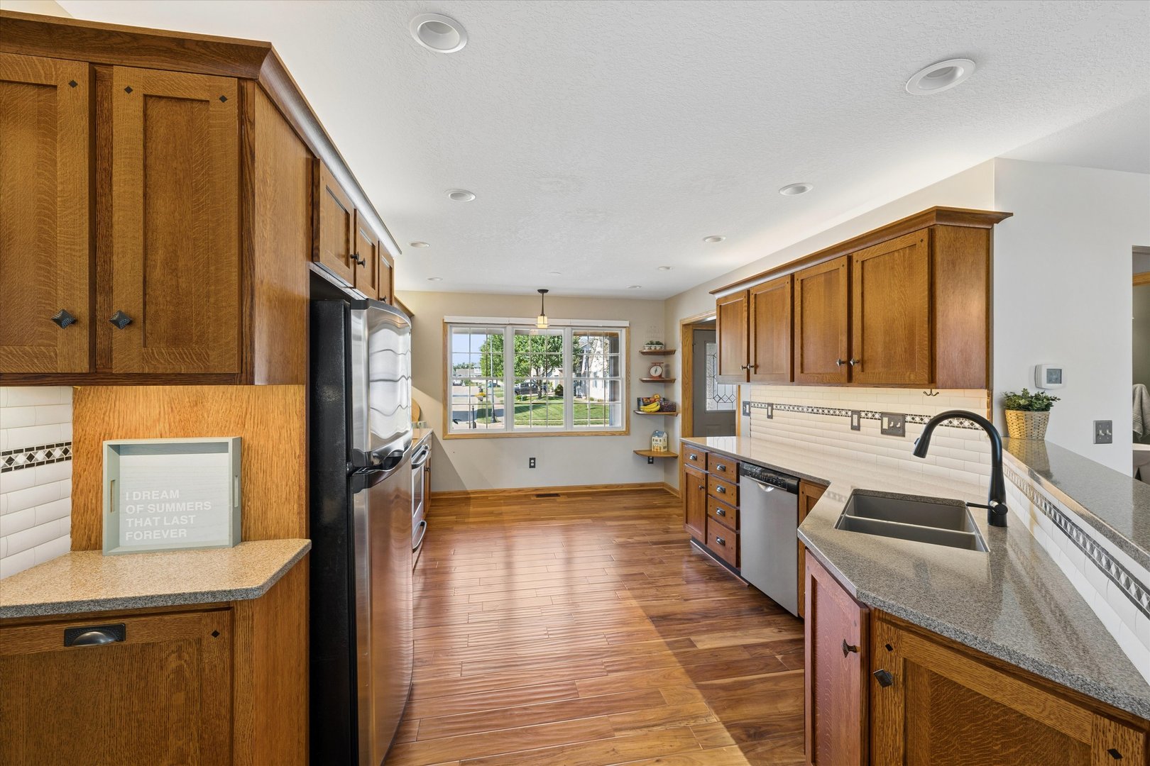 211 E Dolan Drive Property Photo 9