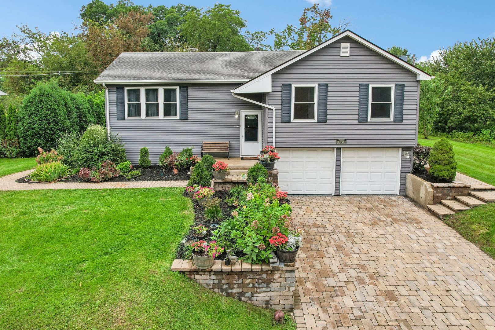 6309 HILLY Way Property Photo 1