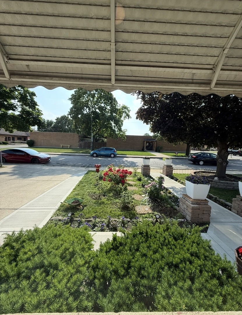 8207 S Kostner Avenue Property Photo 5