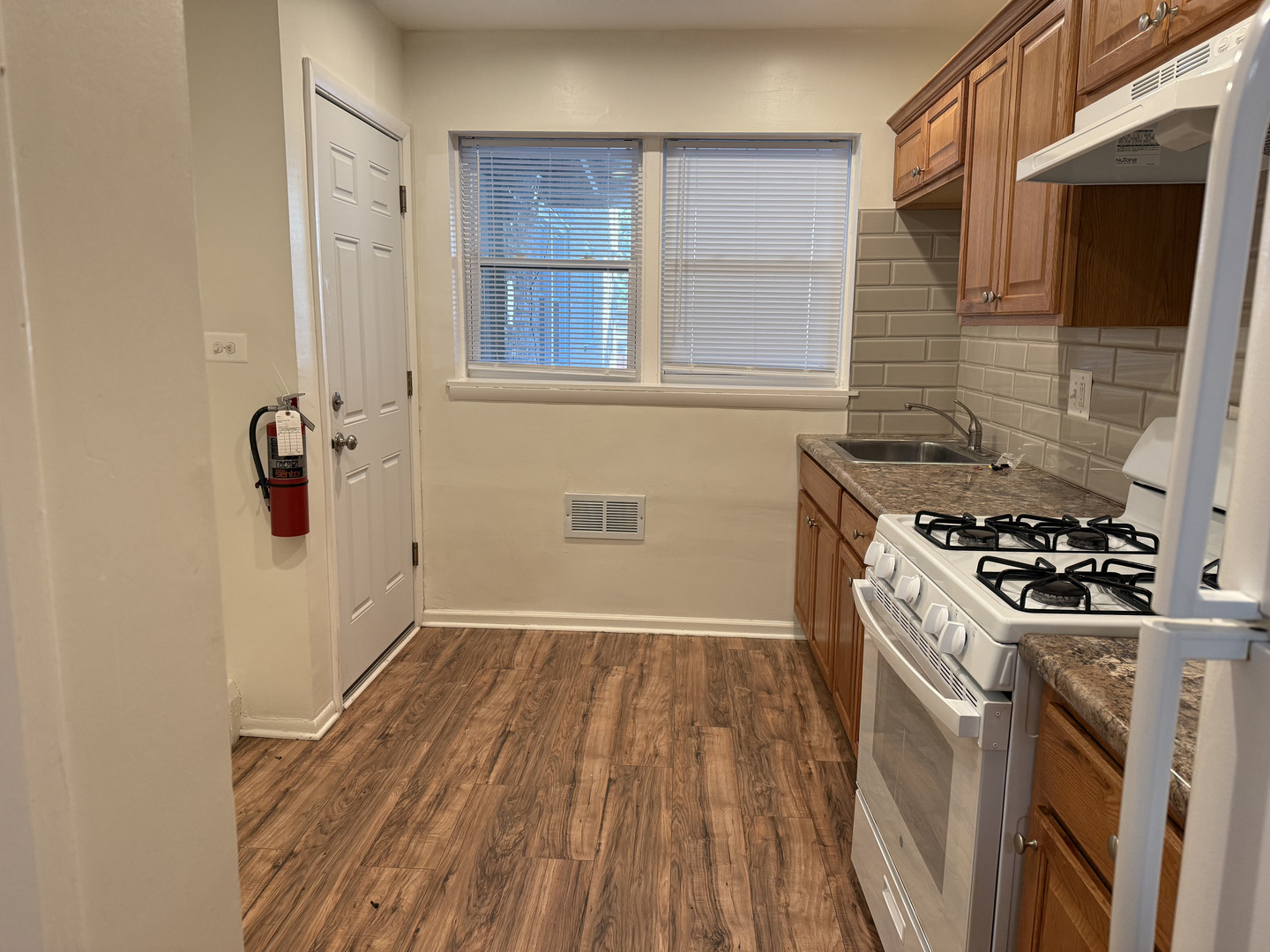 1727 W North Shore Avenue 1f Property Photo 5