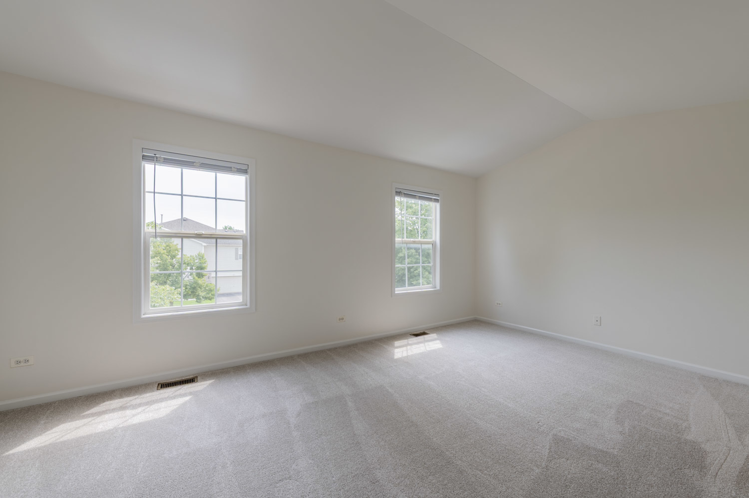 12750211 Property Photo 15