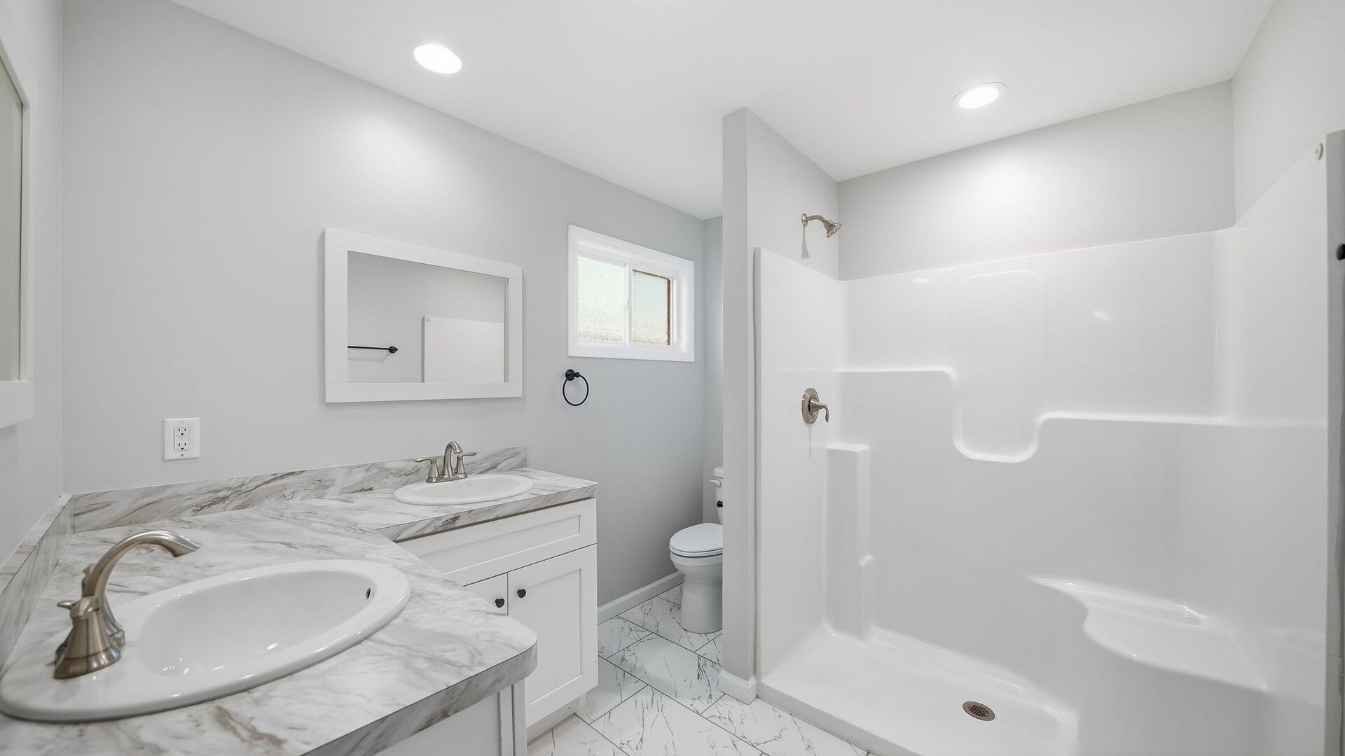 812 Western Avenue Property Photo 12