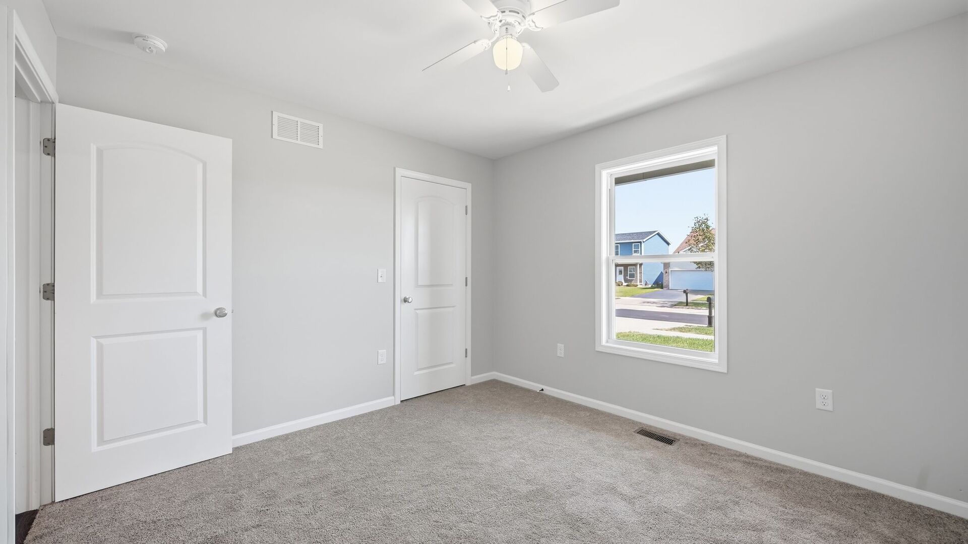 812 Western Avenue Property Photo 14